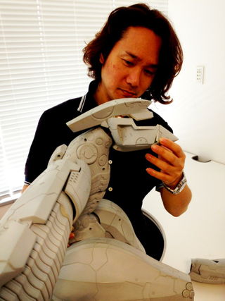 Illustration for article titled Another Enormous, Expensive Metal Gear Figure